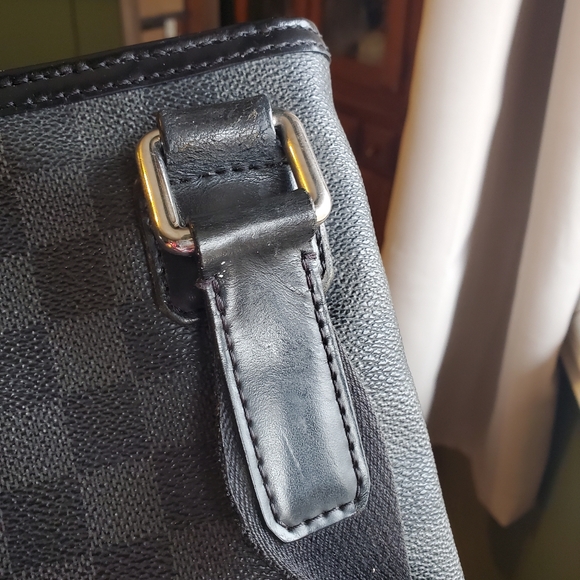 Damier Graphite Thomas Men's Bag - Picture 11 of 16